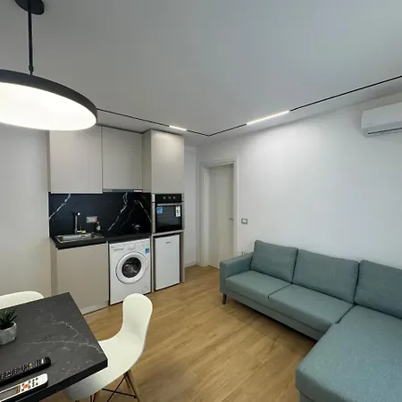 Aura Apartment *